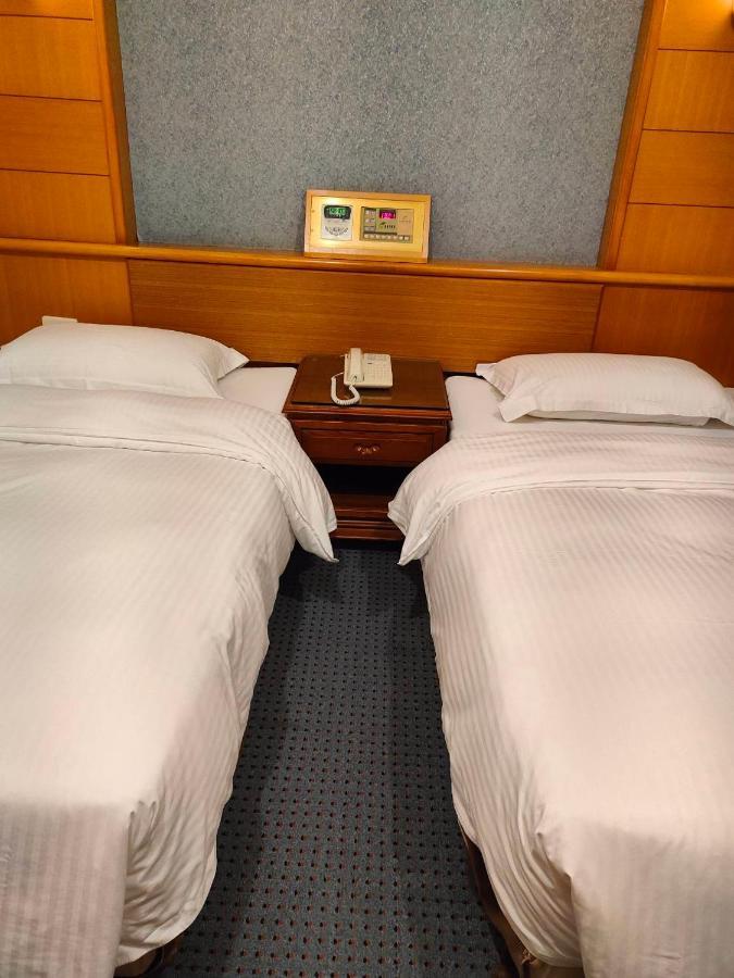 Champion Hotel Taipei Bagian luar foto