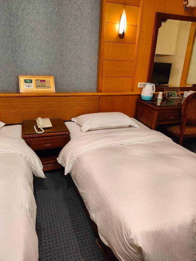 Champion Hotel Taipei Bagian luar foto