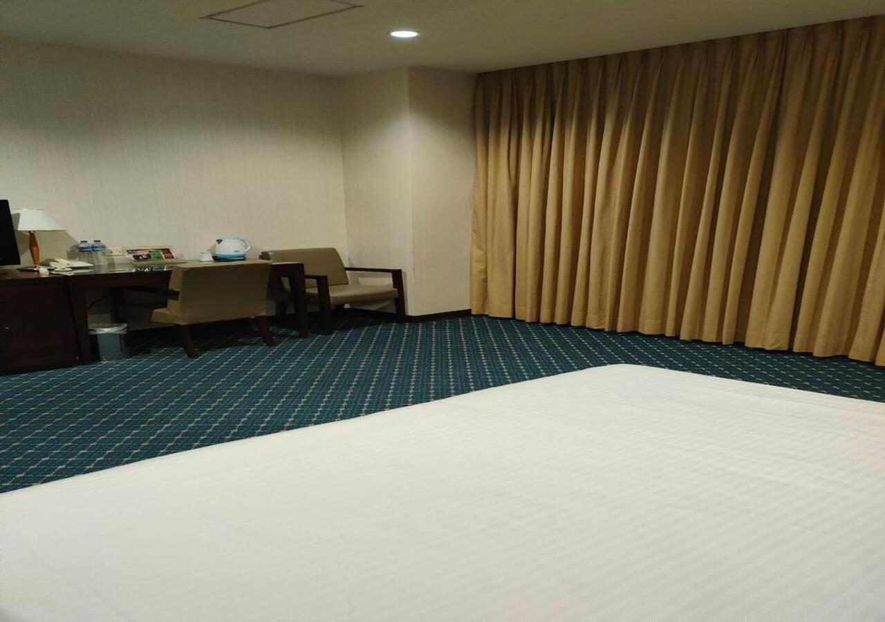 Champion Hotel Taipei Bagian luar foto