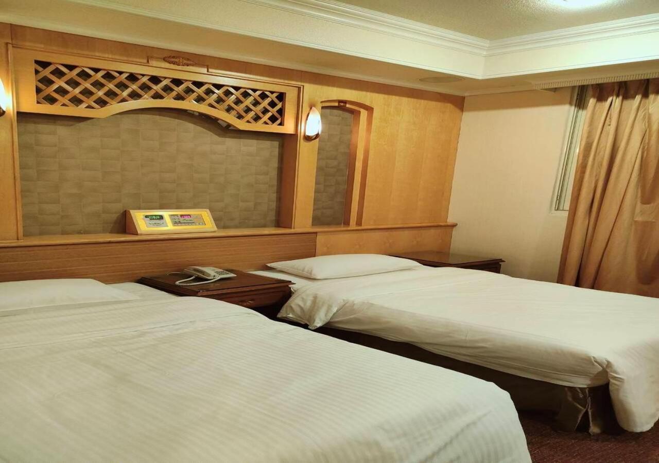 Champion Hotel Taipei Bagian luar foto