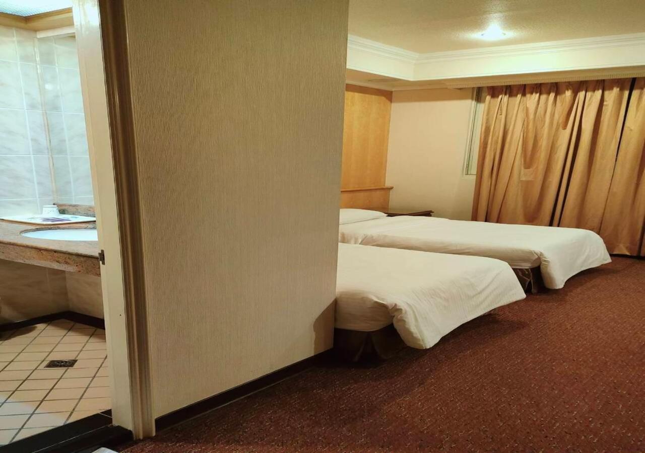 Champion Hotel Taipei Bagian luar foto