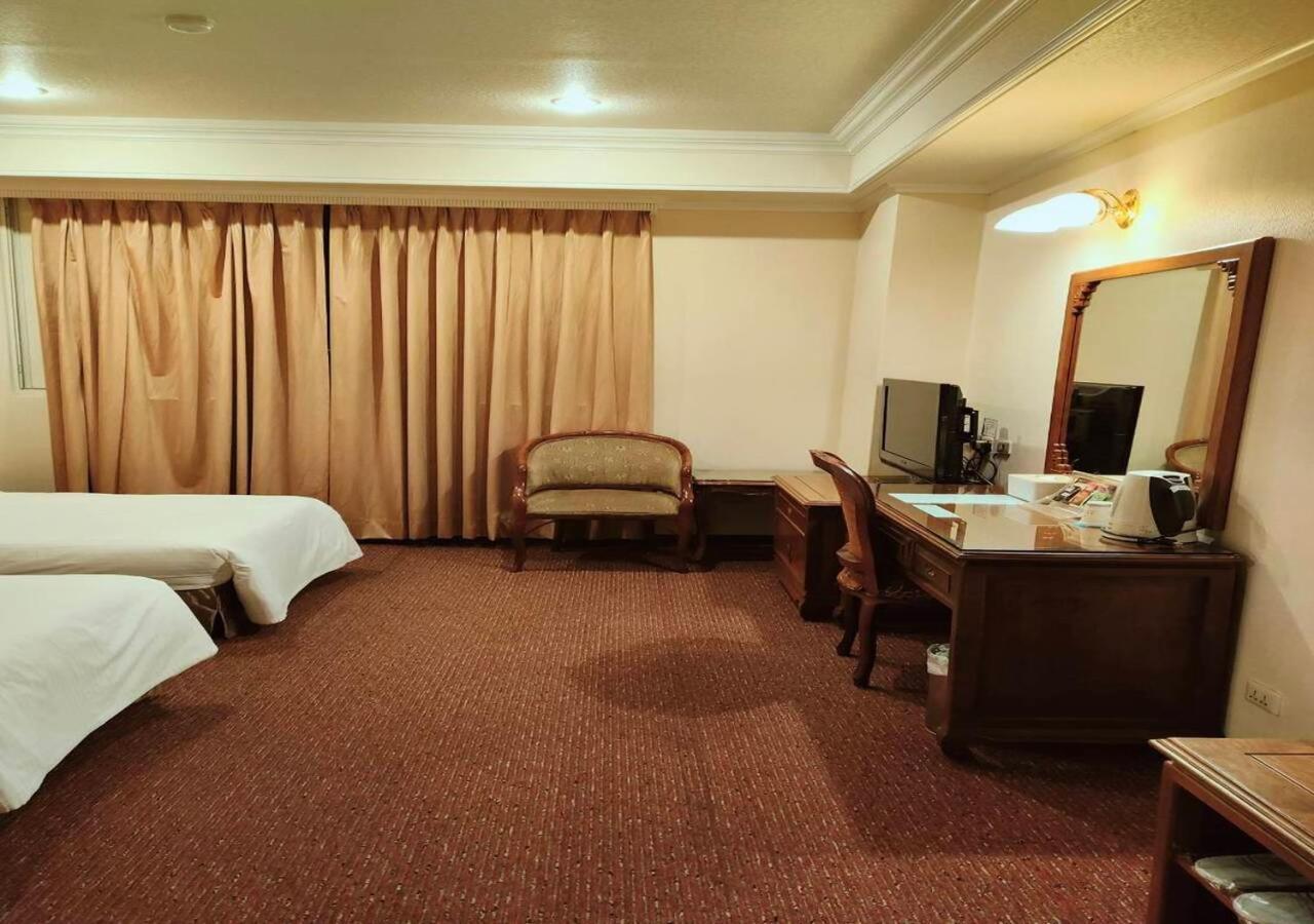 Champion Hotel Taipei Bagian luar foto