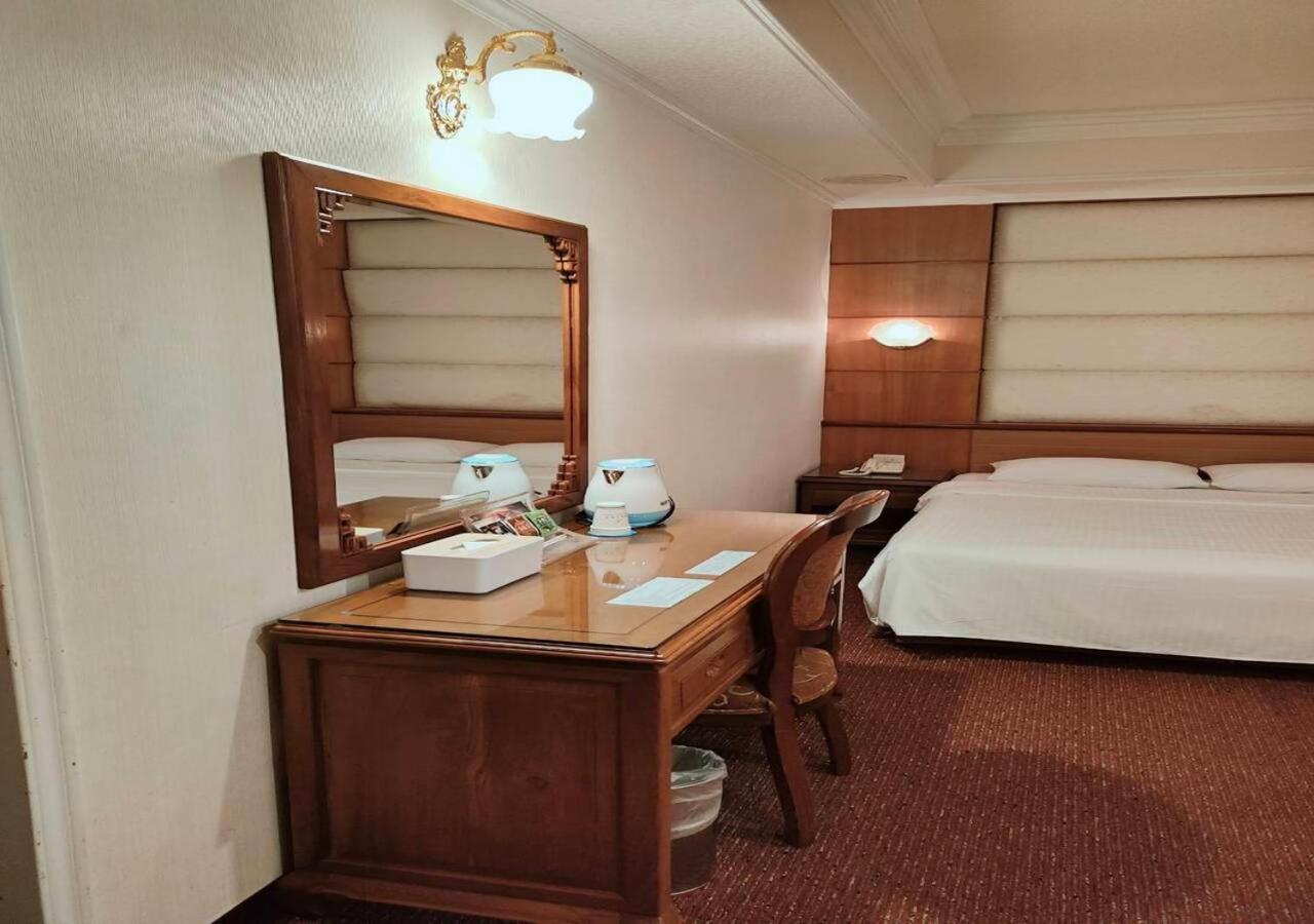 Champion Hotel Taipei Bagian luar foto