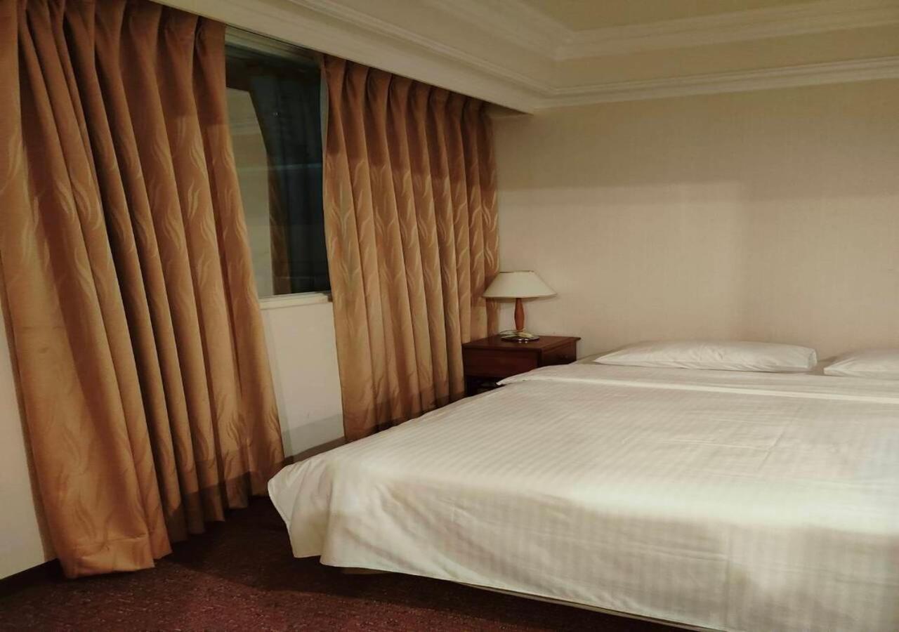 Champion Hotel Taipei Bagian luar foto
