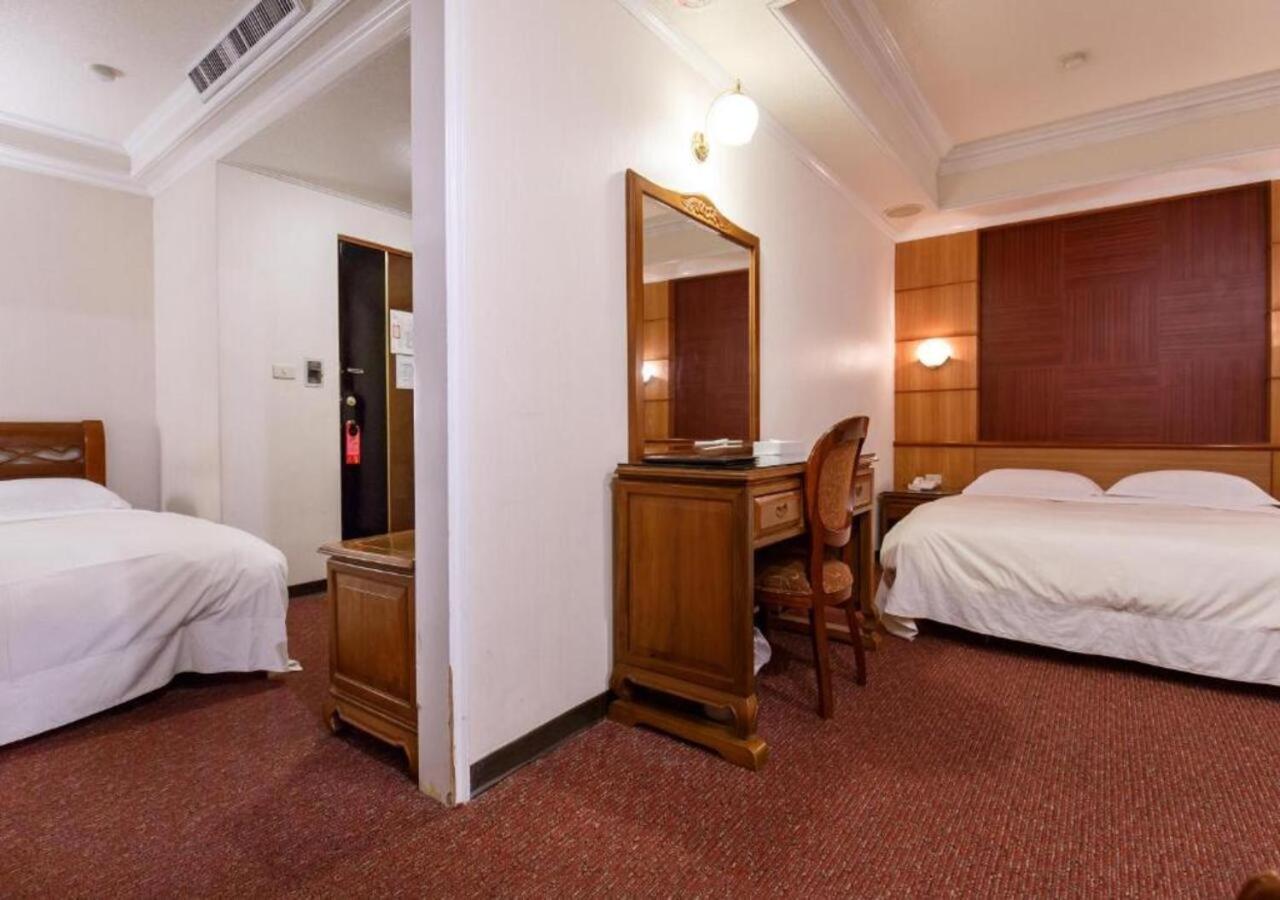 Champion Hotel Taipei Bagian luar foto