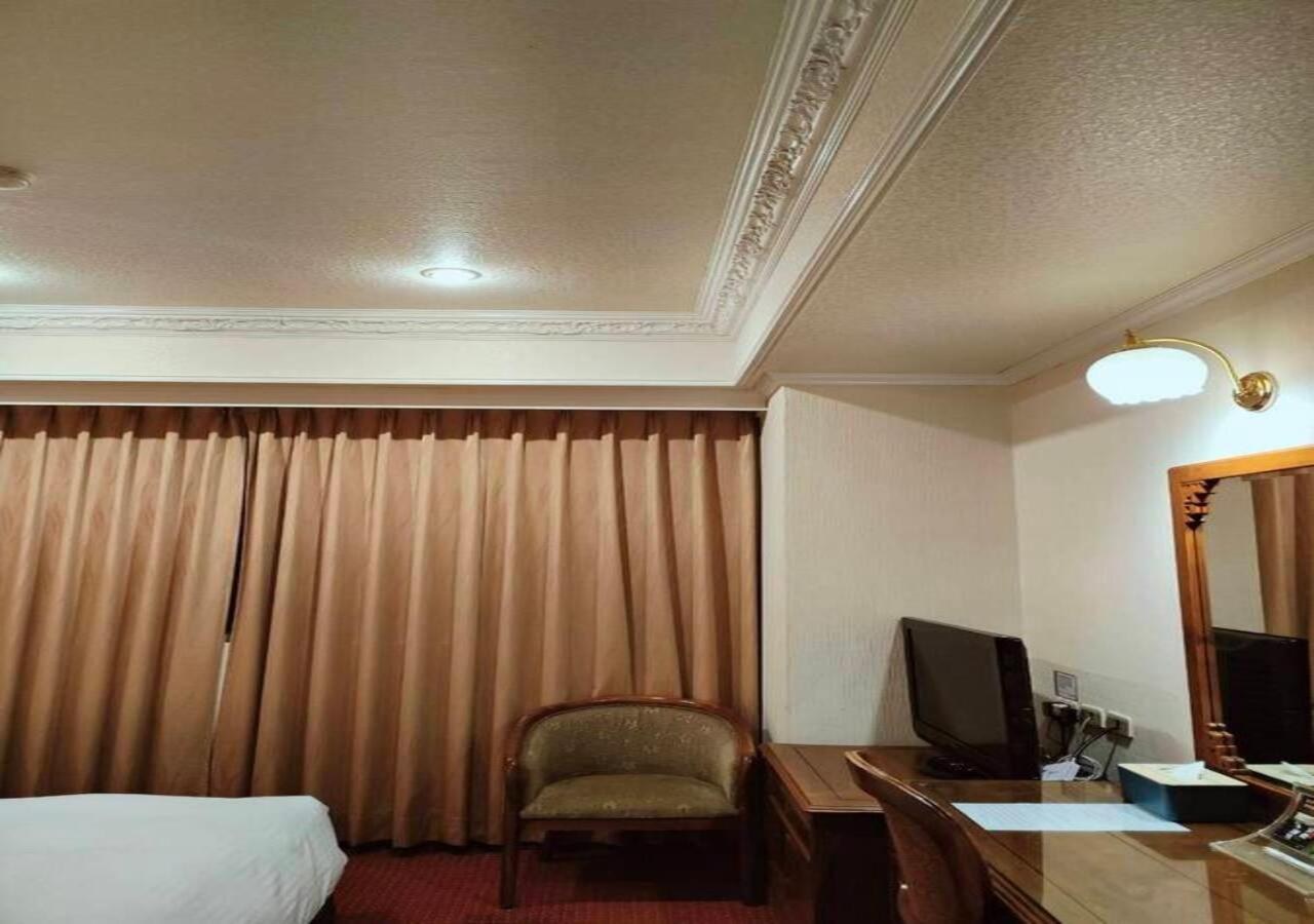 Champion Hotel Taipei Bagian luar foto