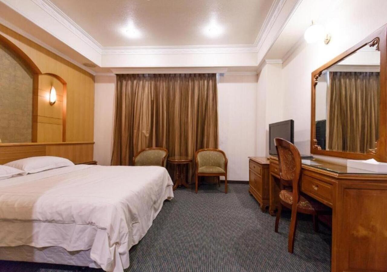 Champion Hotel Taipei Bagian luar foto