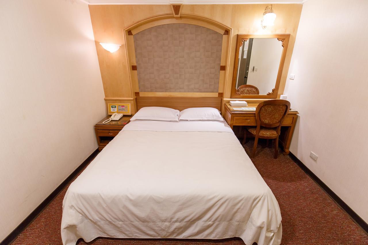Champion Hotel Taipei Bagian luar foto