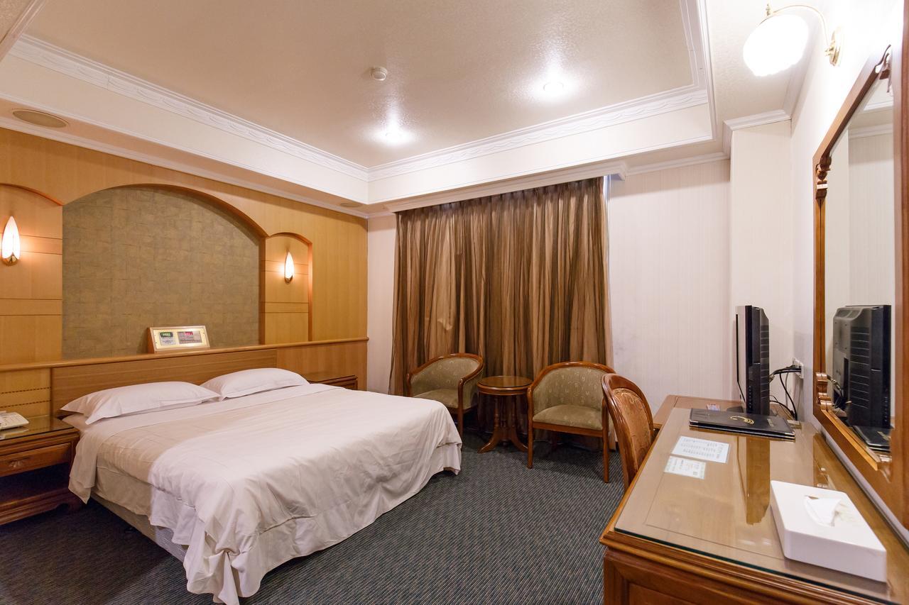 Champion Hotel Taipei Bagian luar foto