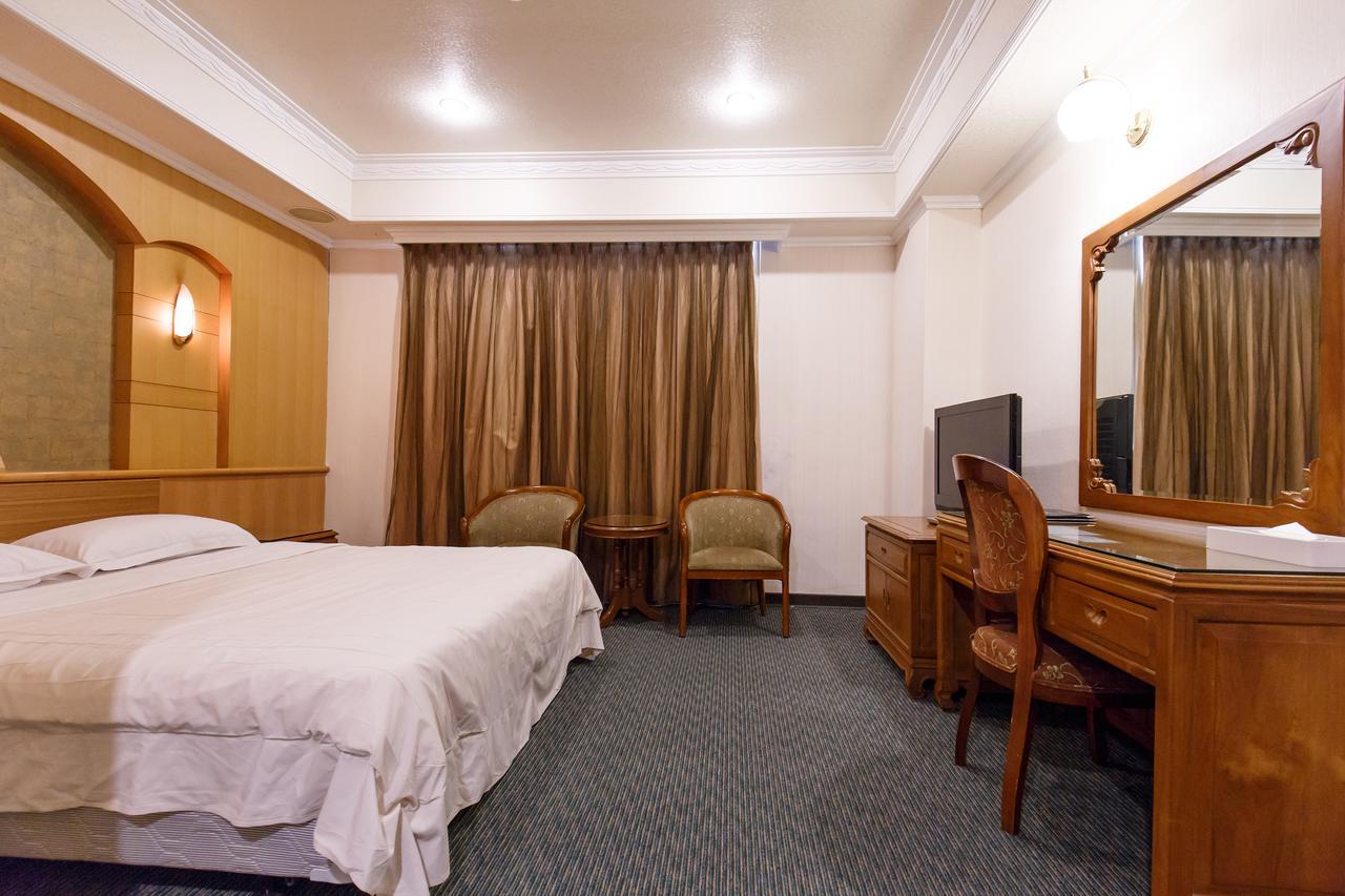 Champion Hotel Taipei Bagian luar foto