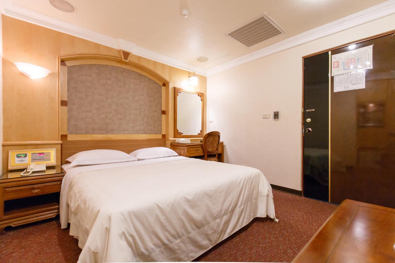 Champion Hotel Taipei Bagian luar foto